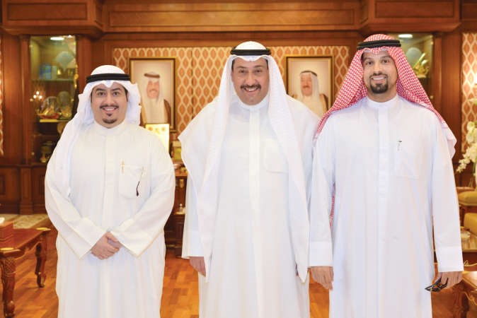 الشيخ فيصل الحمود والشيخ سالم الصباح والشيخ مبارك الصباح