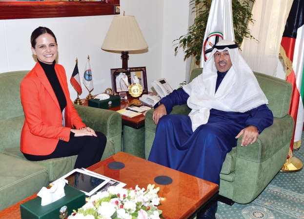 الشيخ فواز الخالد مستقبلا مديرة مكتب اكسفورد بزنس جروب