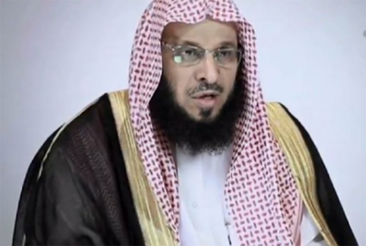  عائض القرني في أول مداخلة له عقب الجراحة 