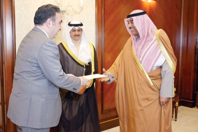 الشيخ صباح الخالد يتسلم نسخة من اوراق اعتماد سفير اذربيجان الجديد لدى البلاد الخان قهرمان ﻿