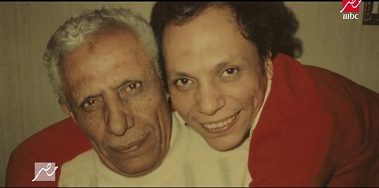 شاهد.. عادل امام للمرة الأولى مع احفاده في برنامج تلفزيوني