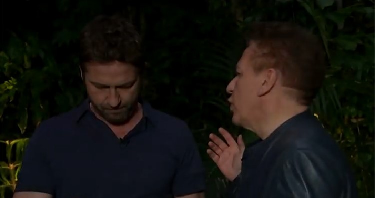 بالفيديو.. ممثل يوجه لكمة قوية لمذيع على الهواء مباشرة