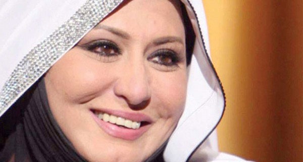 بالصور.. سهير رمزي تحتفل بميلادها بخلعها الحجاب واستبداله بقبعة تظهر الكثير من شعرها