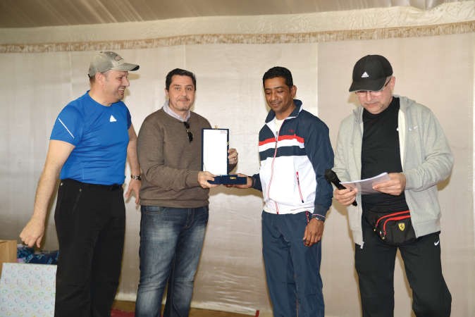 تكريم مدير العلاقات العامة