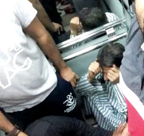 المنصور اثناء احتجازه في الاسانصير﻿