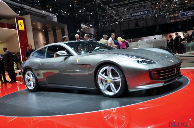 فيراري GTC4Lusso تتألق في معرض جنيف الدولي للسيارات