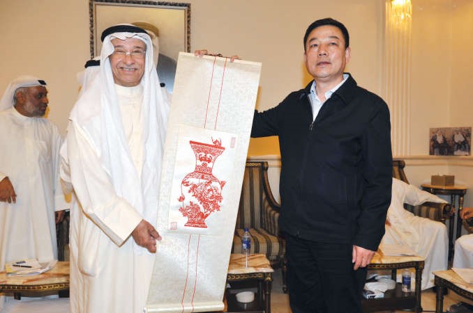 وتكريم لاحمد الزايد﻿