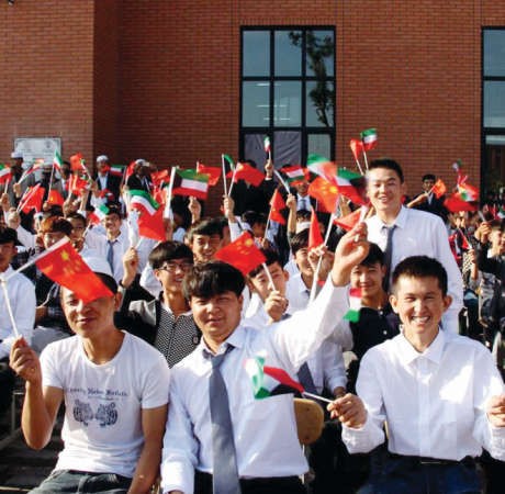 طلاب معهد اللغات العالمية في مقاطعة نينغشيا﻿