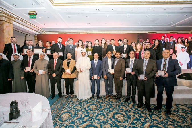 صورة جماعية للفائزين خلال حفل توزيع جوائز سيرفيس هيرو لعام 2015