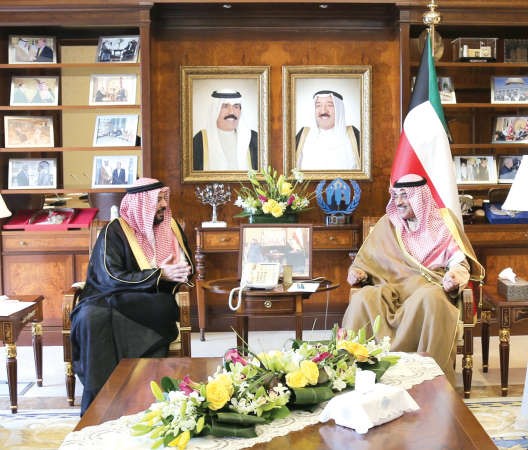 الشيخ صباح الخالد مستقبلا الامير فيصل بن سعود