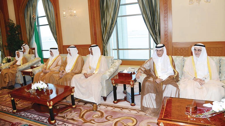 صاحب السمو الامير وعدنان عبدالصمد وفيصل الشايع واحمد القضيبي ومبارك الحريص واحمد لاري
﻿