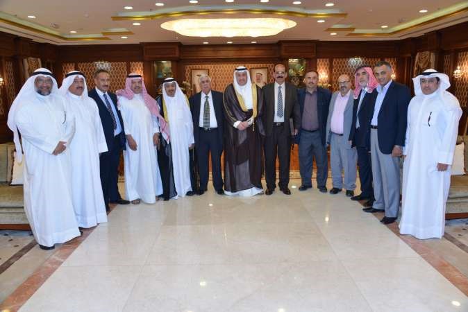 الشيخ فيصل الحمود مستقبلا وفد اتحاد المزارعين الاردنيين