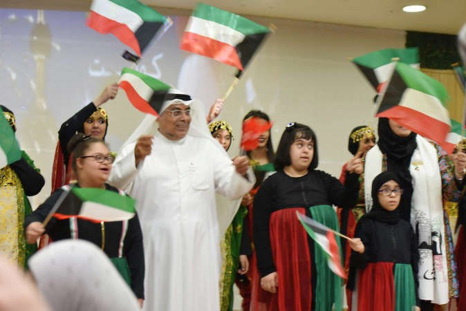المقصيد يشارك الطالبات فرحتهن