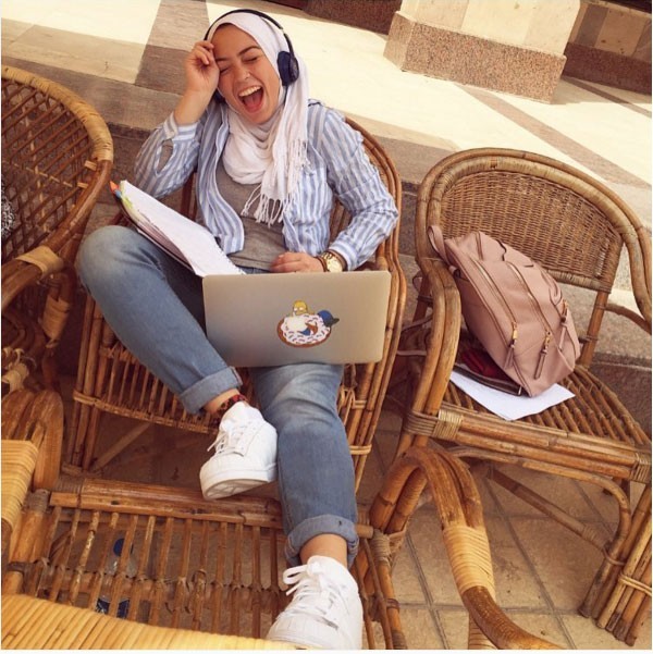 بالصور.. حفيدة عبدالرحمن أبو زهرة تخطف الأنظار  بموهبتها