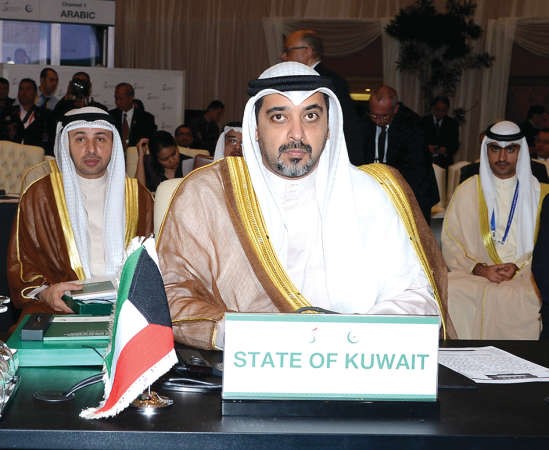 وزير الدولة لشؤون مجلس الوزراء الشيخ محمد العبدالله ممثل صاحب السمو الامير خلال ترؤسه وفد الكويت في الدورة الاستثنائية الخامسة لمؤتمر القمة الاسلامي بجاكرتا امس	كونا ﻿