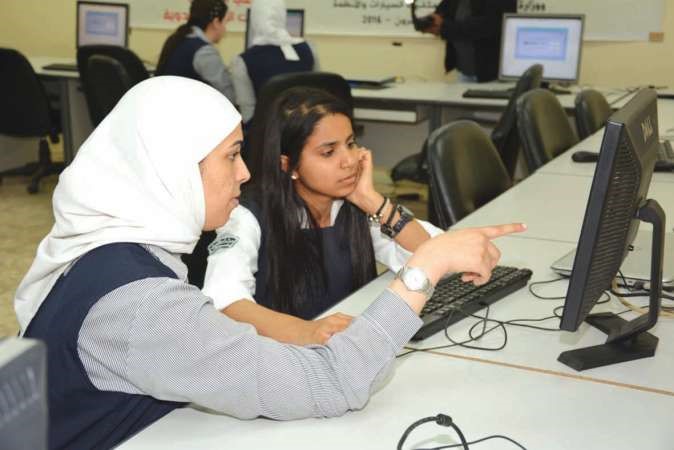 ثانويتا حمود الجابر وبيان تفوزان بمسابقة التوعية ضمن «ميكانيكا السيارات 2016»