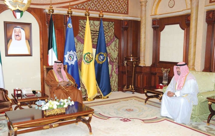 سمو ولي العهد الشيخ نواف الاحمد مستقبلا الشيخ ثامر العلي ﻿
