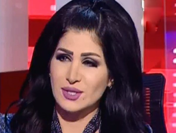 بالفيديو.. مذيعة قناة الراي تبكي على الهواء اثناء حوارها مع الشيخة بيبي اليوسف