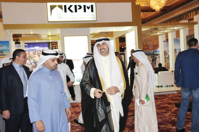 الشيخ نمر الصباح امام جناح كويت لادارة المشاريع﻿