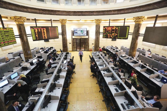 اداء متوازن للبورصة المصرية رغم قفزات الدولار الاخيرة رويترز