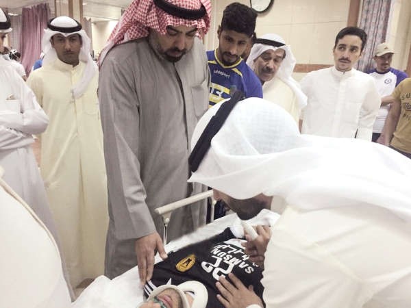 الشيخ خالد الفهد يطمئن على الخالدي بتواجد عدد من الحضور	موقع نادي القادسية﻿