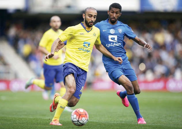 مهاجم النصر محمد السهلاوي سيجد رقابة لصيقة من لاعب الهلال سلمان الفرج﻿