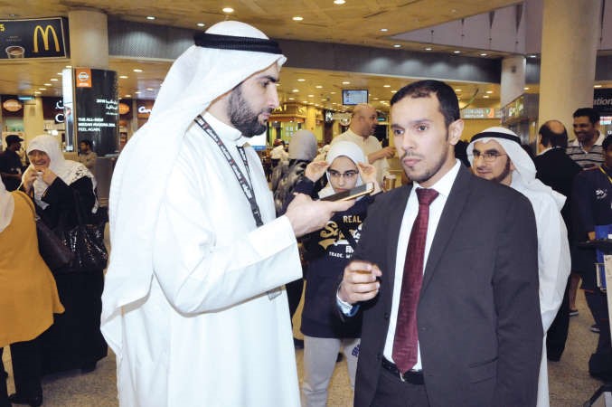 حمد العليان متحدثا الى الزميل محمد راتب﻿