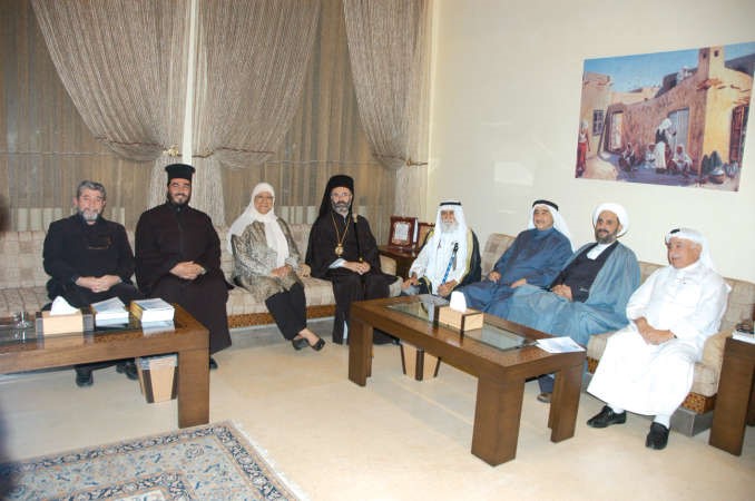 القس عمانويل غريب والشيخ احمد حسين ورياض الكاظمي وجواد العطار والمطران غطاس هزيم ودمعصومة المباركمحمد هاشم