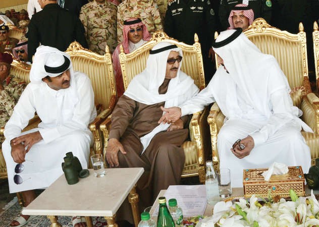 حديث مشترك بين صاحب السمو الامير الشيخ صباح الاحمد وخادم الحرمين الشريفين الملك سلمان بن عبدالعزيز وصاحب السمو الشيخ تميم بن حمد
