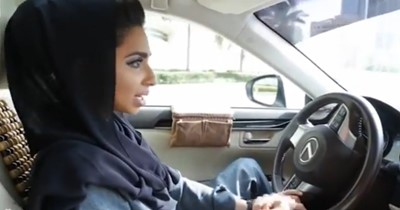 نساء إماراتيات يتحدين "الصور النمطية" بقيادة سيارات التاكسي ليوم واحد