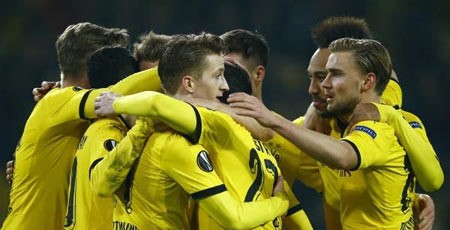 دورتموند يقسو على توتنهام ويقترب من ربع نهائي الدوري الأوروبي 