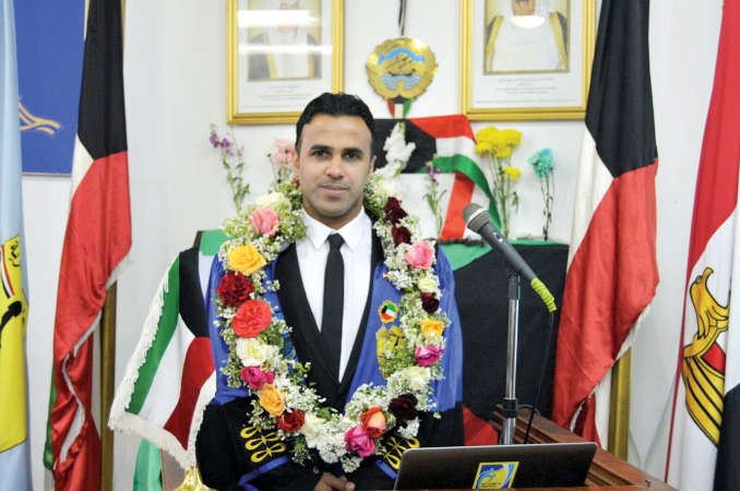احمد الصبيح بعد حصوله على شهادة الماجستير﻿