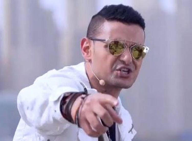 رامز جلال في ورطة بعد كشف تفاصيل مقلب برنامجه الجديد.. فكرة صادمة
