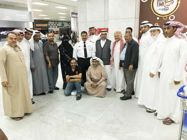 منتسبو جمعية فنون جدة اثناء استقبالهم لوفدهم المشارك في مونديال اتحاد الاعلاميين العرب الرابع