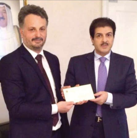 السفير يوسف عبدالصمد يسلم تبرع وزارة الاوقاف للمشيخة الاسلامية في الجبل الاسود 