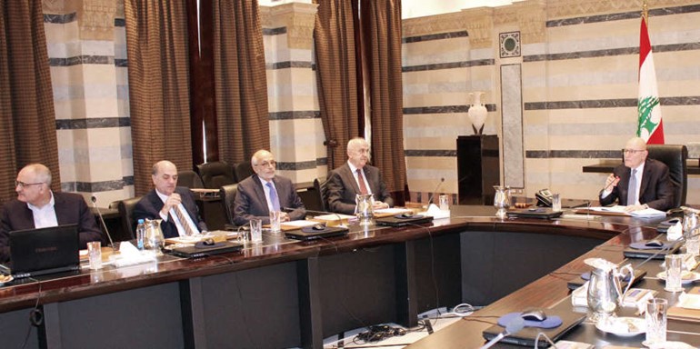 رئيس الحكومة تمام سلام مترئسا جلسة مجلس الوزراء في السراي امس	 محمود الطويل﻿