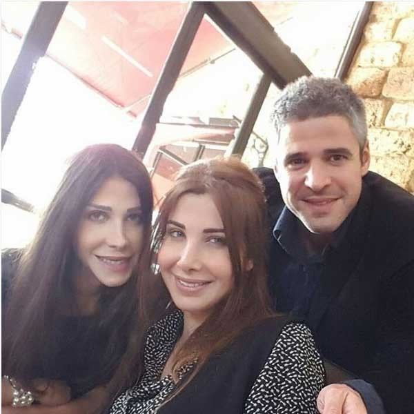بالصور.. شاهد مدى الشبه بين أفراد عائلة نانسي عجرم وخاصة شقيقتها والدتها