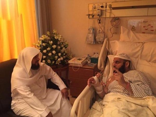بالفيديو.. القرني يروي للعريفي تفاصيل محاولة اغتياله