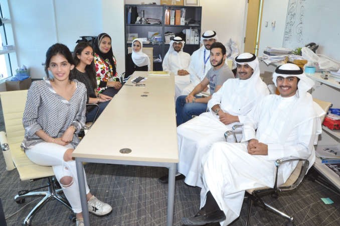 اعضاء الهيئة الادارية برابطة طلبة الخليج للعلوم والتكنولوجيا خلال اللقاء مع الزميلة الاء خليفة 	احمد علي﻿