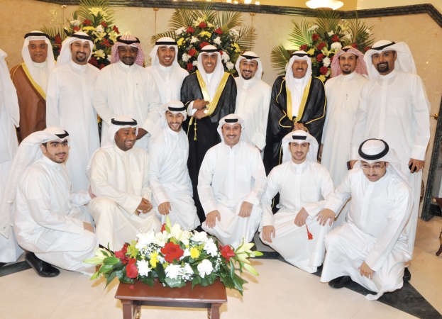  ومباركة من الاصدقاء للمعرس طلال النخيلان بالمناسبة السعيدة