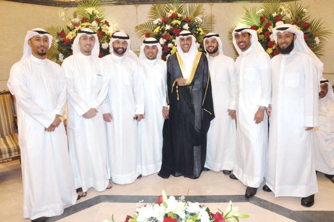 تهنئة من الاهل والاصدقاء
