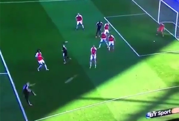 بالفيديو.. الجزائري قديورة يهز شباك أرسنال بتسديدة صاروخية