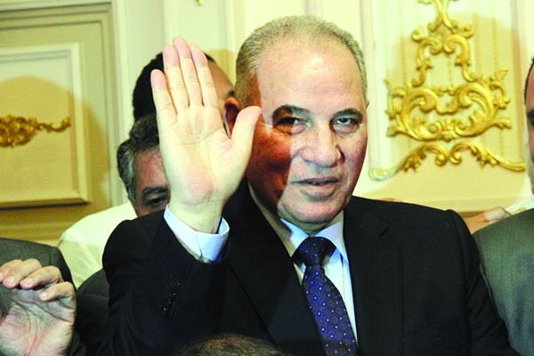 تفاصيل الساعات الأخيرة قبل إقالة الزند