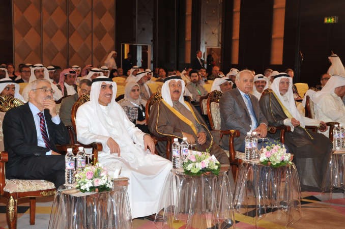 دبدر العيسى ودحسين الانصاري وعبدالوهاب الوزان وجواد بوخمسين ودعدنان شهاب الدين في مقدمة الحضور ريليش كومار﻿
