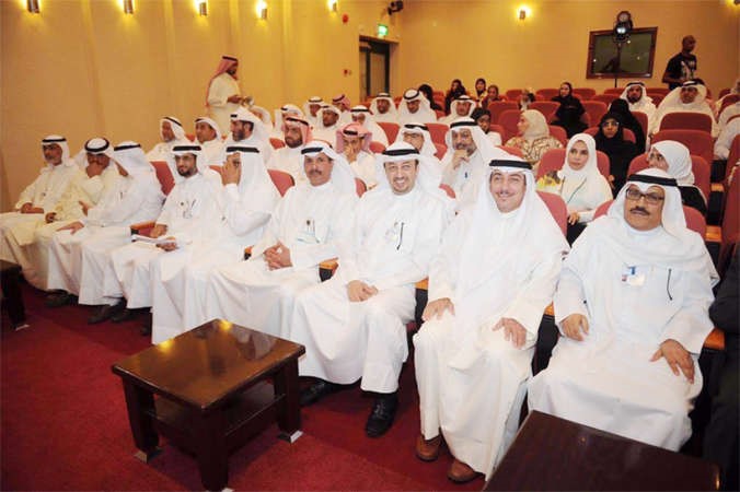 عدد من قيادات الهيئة العامة للتعليم التطبيقي والتدريب خلال السيمنار ﻿