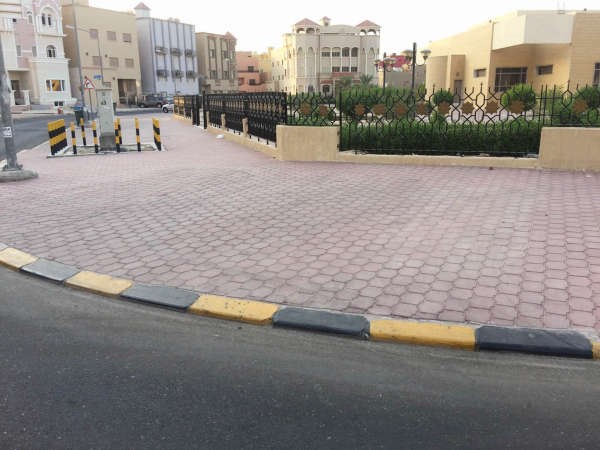 منطقة سعد العبدالله تعاني من ظاهرة التسول والكثافة الطلابية بالمدارس ونقص المتنزهات