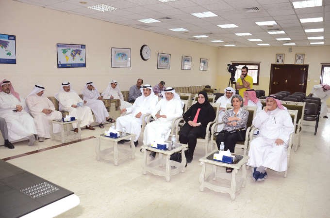 اعضاء الجمعية العمومية يصوتون على التقرير الاداري والمالي