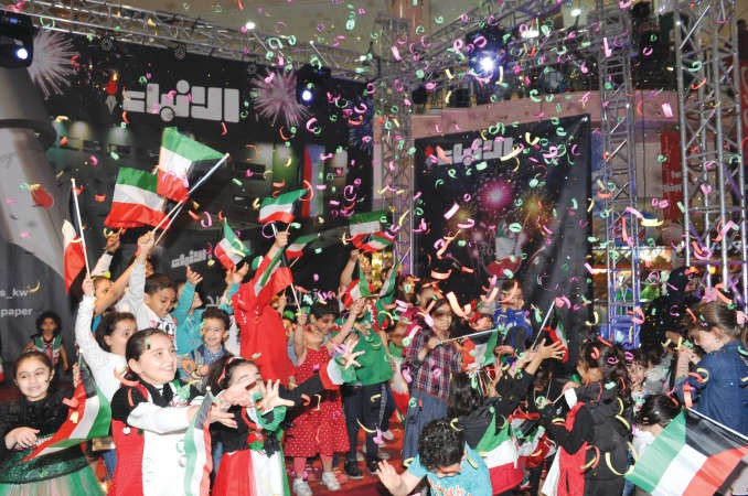 سوق السالمية احتفل بالأعياد الوطنية