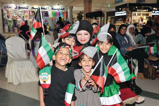سوق السالمية احتفل بالأعياد الوطنية