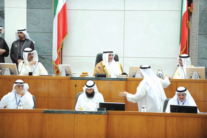  رئيس مجلس الامة مرزوق الغانم ونائبه مبارك الخرينج وامين السر معادل الخرافي وعدنان عبدالصمد وتبدو الامانة العامةهاني الشمري